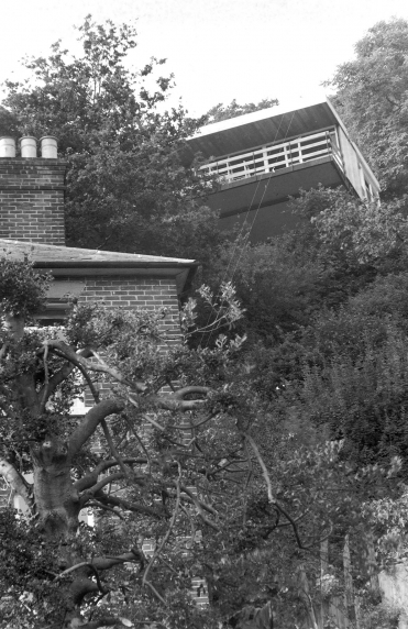 CLIFF-HANGER_10